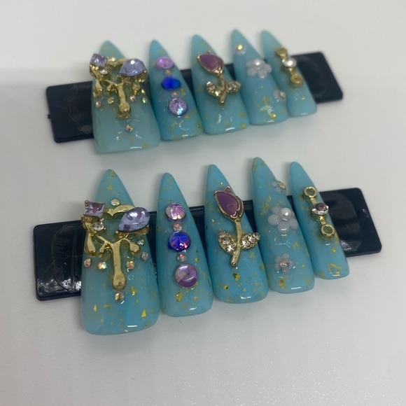 Color Changing Purple to Blue Handmade Press On Nail Set - Picture 16 of 16